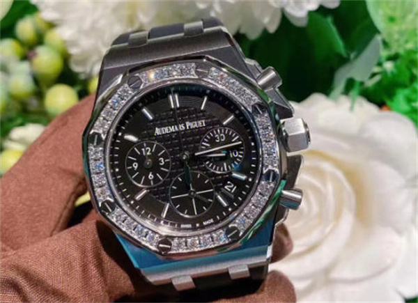 愛彼手表進水了如何解決(圖) 愛彼手表進水了如何解決(圖)