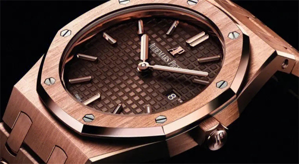 愛彼手表機芯里面有劃痕處理方法推薦(圖) 愛彼手表機芯里面有劃痕處理方法推薦(圖)